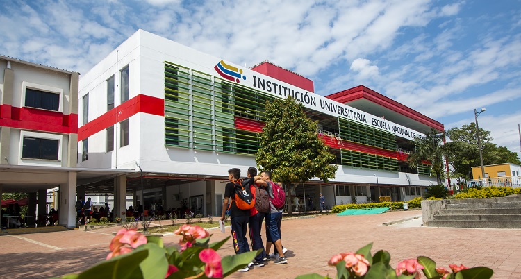 Misión y visión Misión y visión