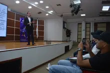 Se realizó en la IUEND la conferencia y clínica deportiva en campo ADN del Campeón con el exarquero y entrenador argentino Carlos El Mono Navarro