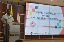 Se realizó en la IUEND la conferencia y clínica deportiva en campo ADN del Campeón con el exarquero y entrenador argentino Carlos El Mono Navarro