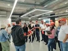 Estudiantes de la Facultad de Ciencias Económicas y de la Administración viven exploración empresarial