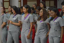 La Facultad de Salud y Rehabilitación realizó la Ceremonia de Imposición de Gafetes