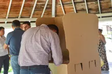 Funcionarios y docentes eligieron nuevos representantes del COPASST y del Comité de Convivencia Laboral en la Escuela Nacional del Deporte