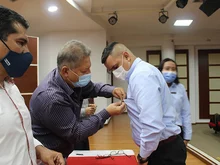 Estudiantes de 8vo semestre de Administración recibieron su gafete5