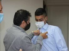 Estudiantes de 8vo semestre de Administración recibieron su gafete12