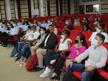 Estudiantes de 8vo semestre de Administración recibieron su gafete28