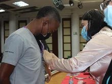 Estudiantes de la Facultad de Salud recibieron su gafete en Ceremonia de Prácticas