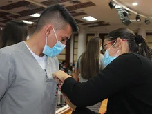 Estudiantes de la Facultad de Salud recibieron su gafete en Ceremonia de Prácticas