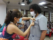 Estudiantes de la Facultad de Salud recibieron su gafete en Ceremonia de Prácticas