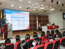 Estudiantes de la Facultad de Salud recibieron su gafete en Ceremonia de Prácticas