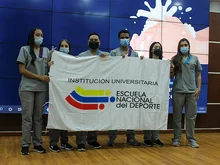 Estudiantes de la Facultad de Salud recibieron su gafete en Ceremonia de Prácticas